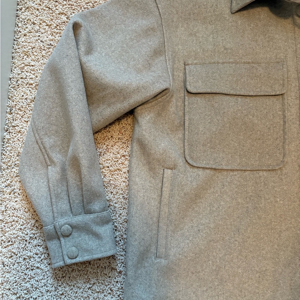 Calia Women's Light Tan Oatmeal Shacket Patch Pocket Buttom Down Size XL - Picture 3 of 8